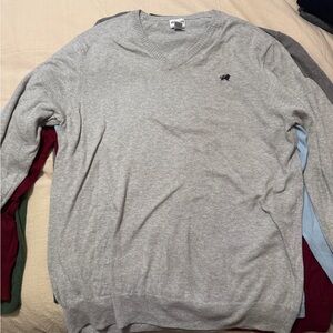 Old Navy Light Gray V-Neck Men's Sweater